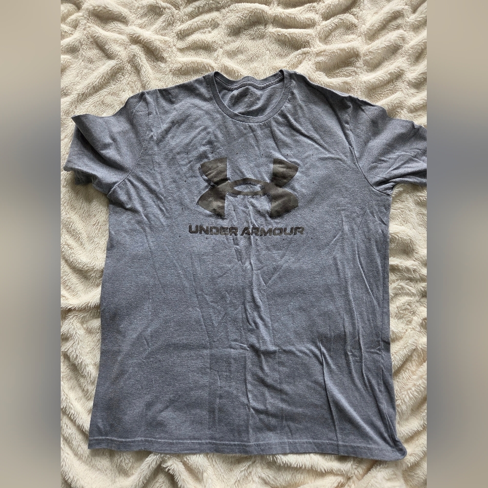 Under Armour Men's Charcoal Tee
